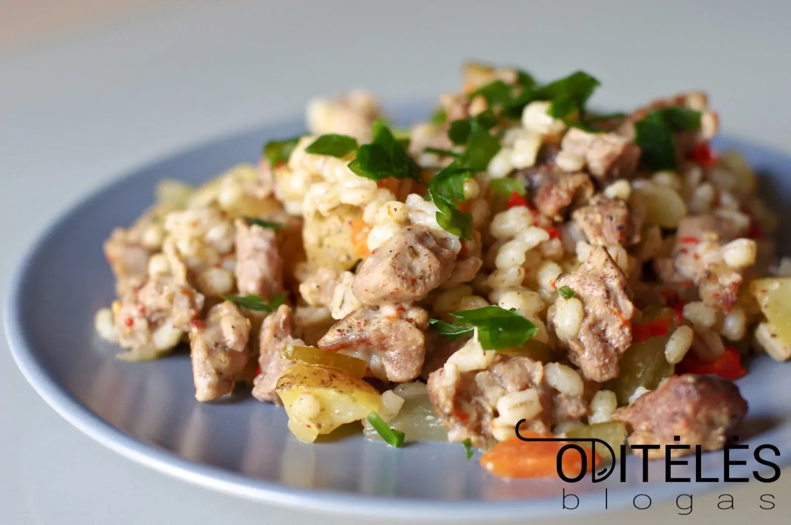 Рагу из перловой крупы с овощами и уткой или курицей, запеченные в духовке