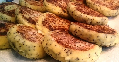 Skanūs, paprasti ir sveiki kepti varškiečiai su aguonomis