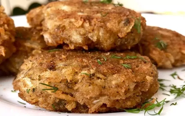 Šviežių kopūstų kotletai su manais