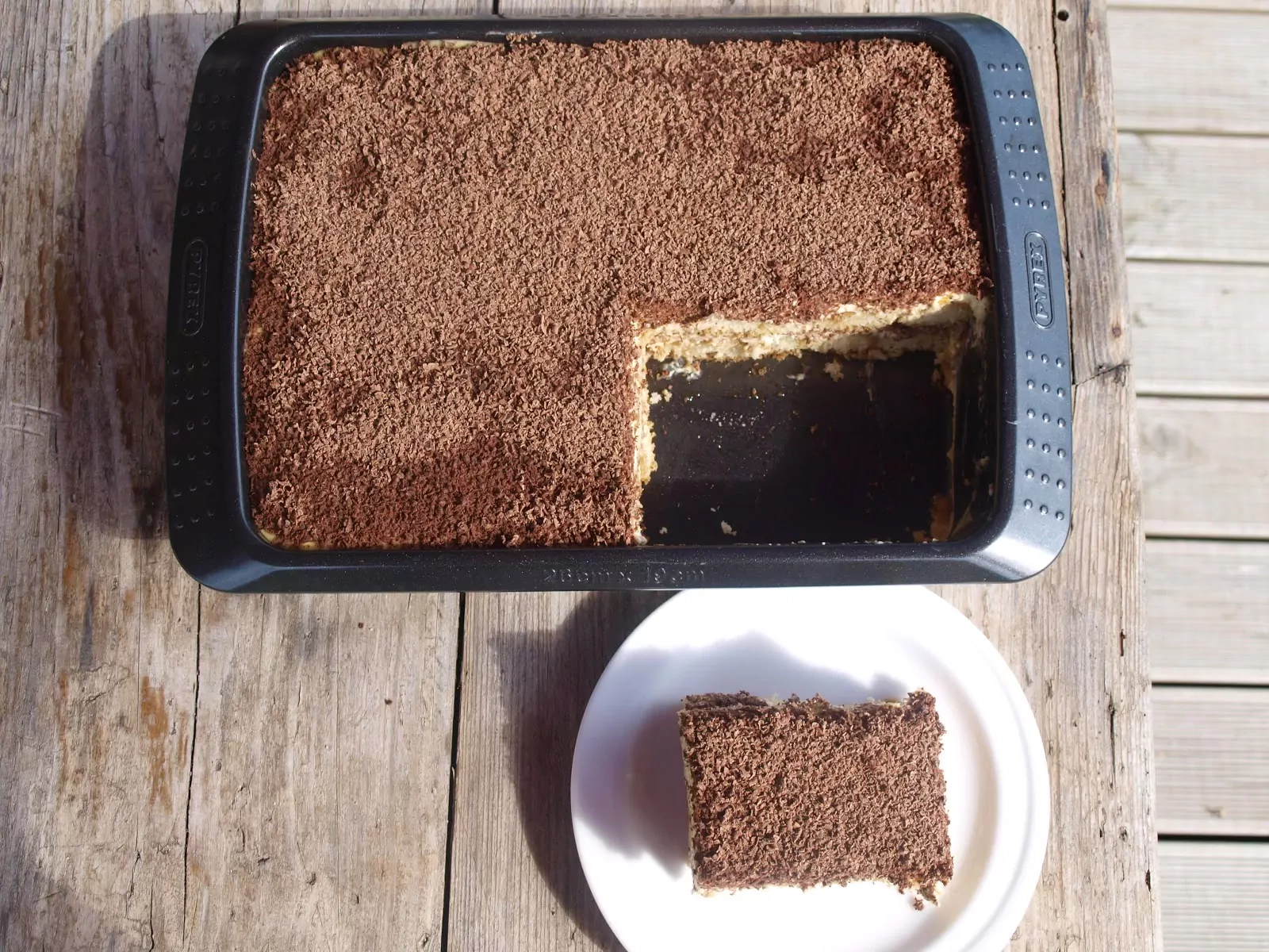 Nekeptas tiramisu pyragas su maskarpone