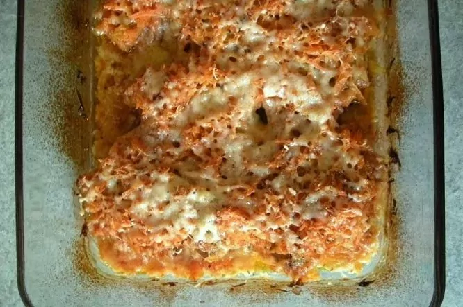 Pomidorų padažu ir morkomis užkepta sprandinė