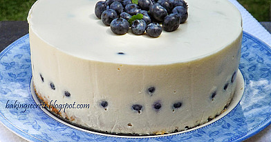 Gimtadienio tortas mergaitei - jogurtinis mėlynių pyragas