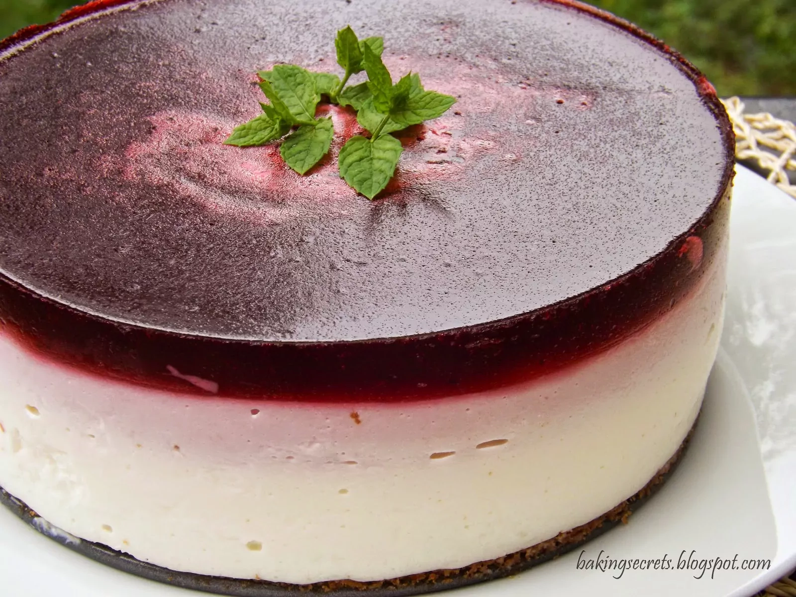 Gimtadienio tortas berniukui - Juodųjų serbentų Ombre tortas Gimtadienio tortas berniukui - Juodųjų serbentų Ombre tortas