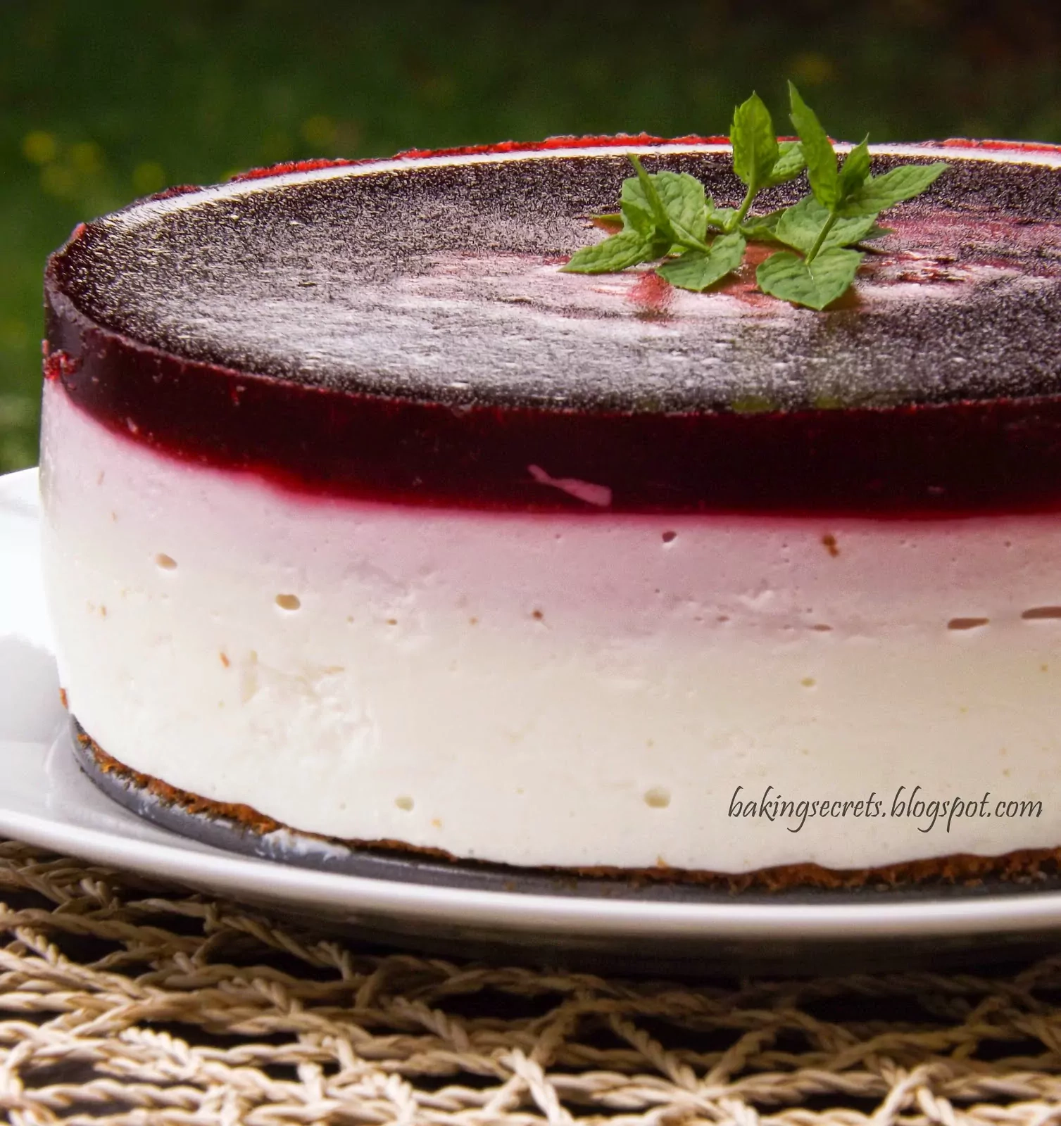 Торт на день рождения для мальчика - Торт Омбре с черной смородиной Торт на день рождения для мальчика - Торт Омбре с черной смородиной