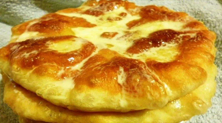 Neįprastas močiutės skanių spurgų su kefyru ir grietine receptas