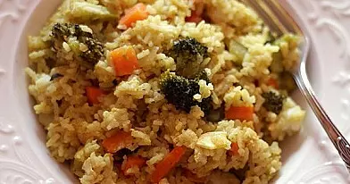 Kepti ryžiai su traškiomis daržovėmis