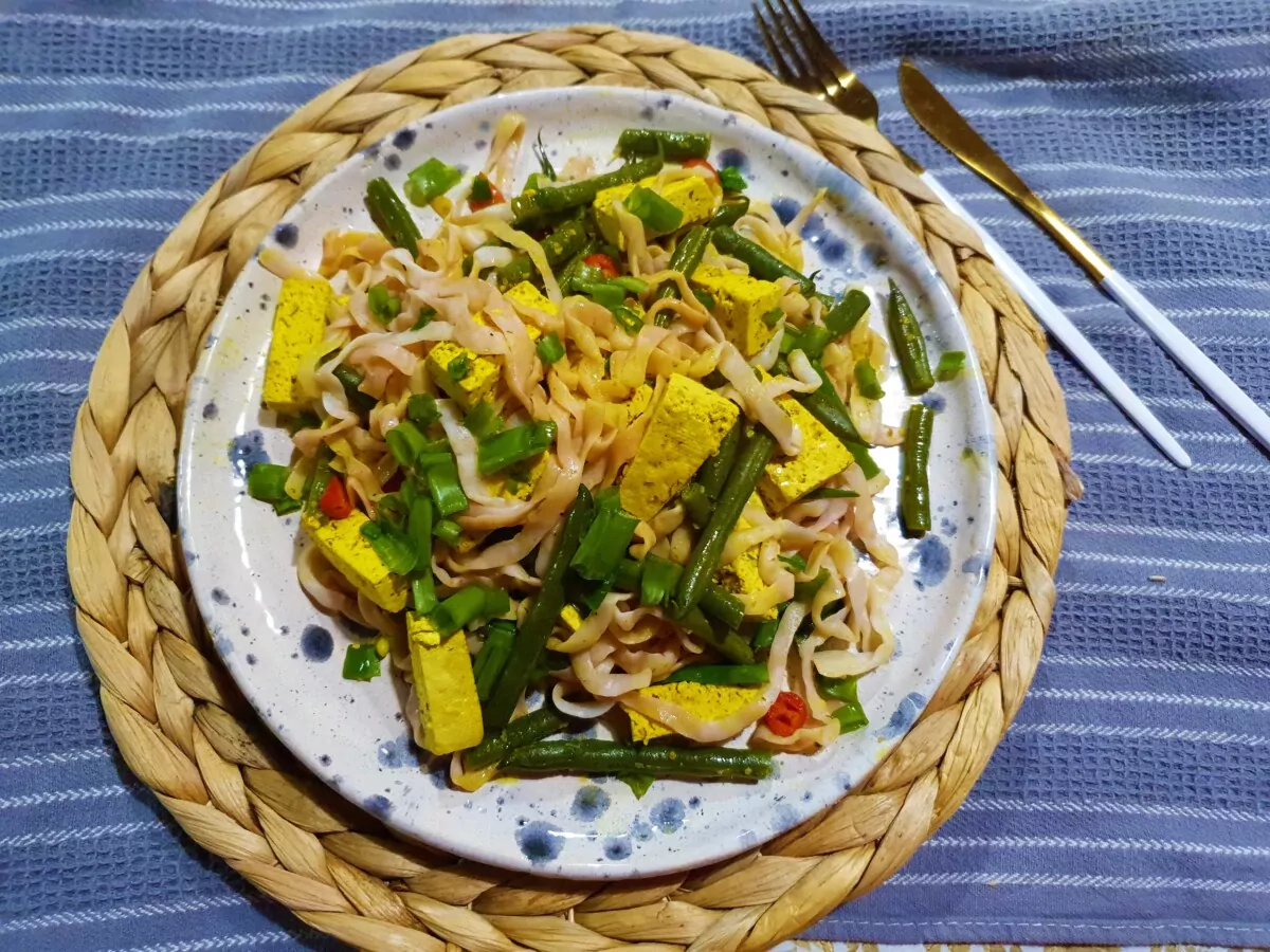 Keto konjac makaronai su tofu