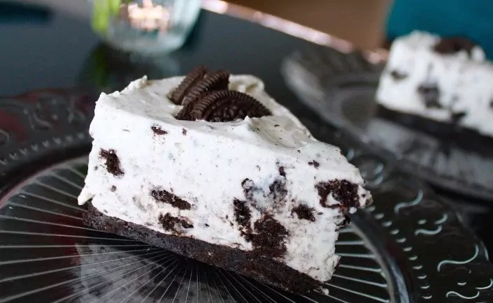 Curd and mascarpone cheesecake with "Oreo" cookies