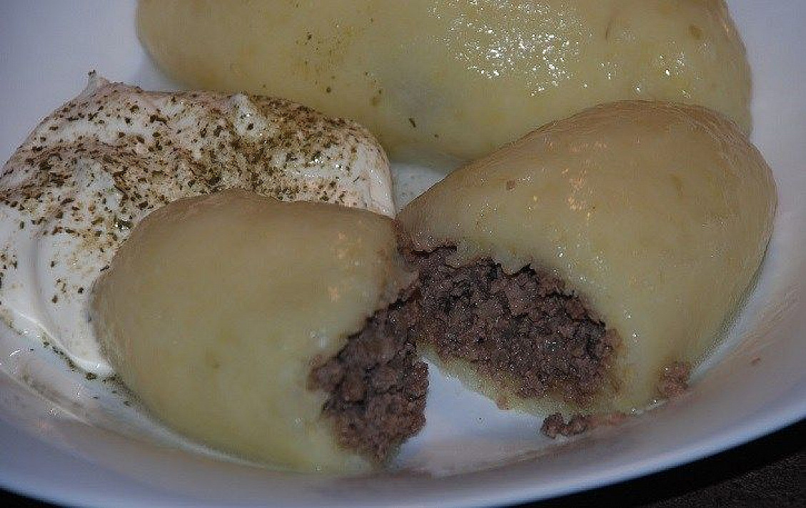 Virtų bulvių cepelinai su vištienos kepenėlėmis