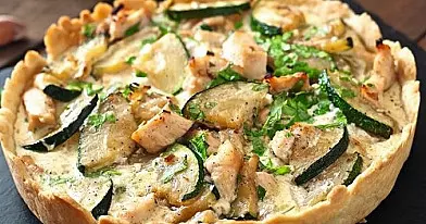 Trapus pyragas su cukinijomis ir vištiena