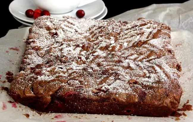 Šokoladinis pyragas su spanguolėmis | Receptas