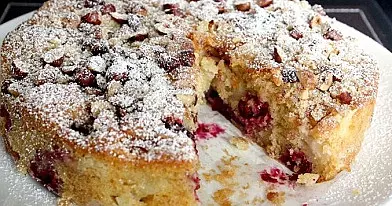 Gervuogių ir obuolių pyragas | Receptas