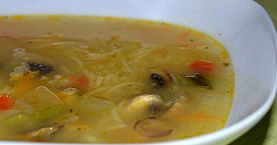 Makaronų ir daržovių sriuba