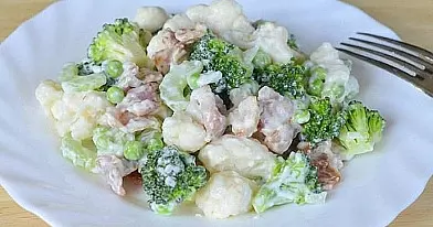 Brokolinių ir žiedinių kopūstų salotos