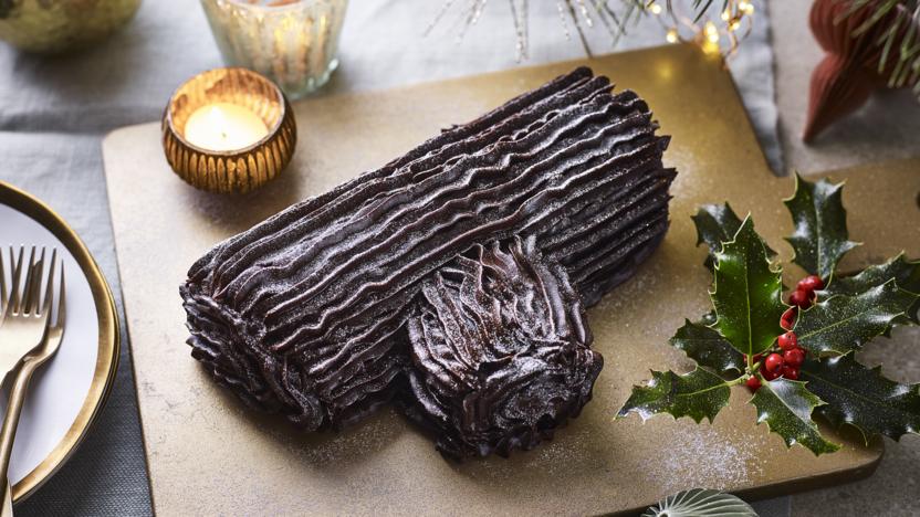 Šokoladinis vyniotinis Kalėdoms: Riešutinė - karamelinė šaka (Bûche de Noël, Yule log arba Christmas log)