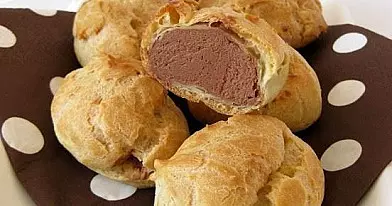 Plikyti pyragaičiai su šokoladiniu kremu