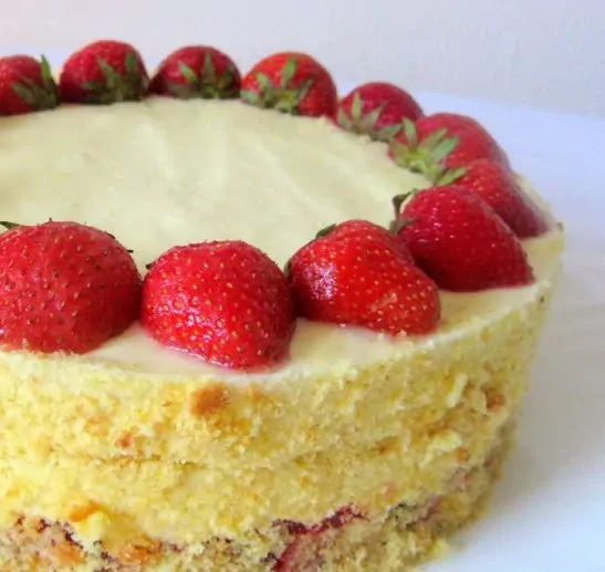 Tortas "Baltasis braškių sapnas" | Receptas