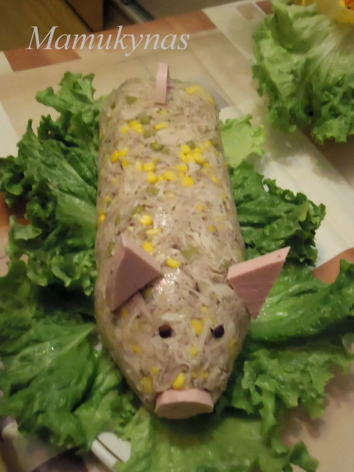 Tradicinė skaidri vištienos ir jautienos šaltiena su želatina